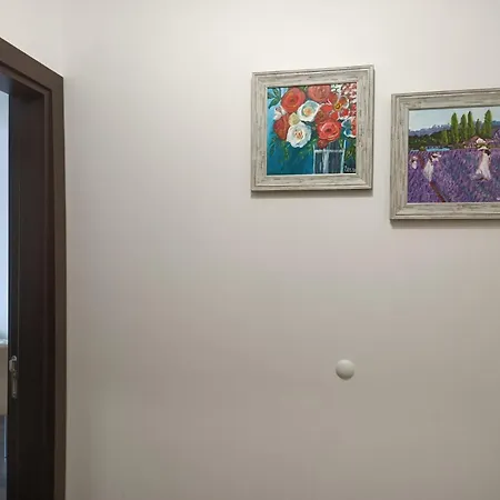 Azaria דירה היסריה