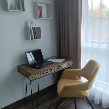 Azaria דירה היסריה