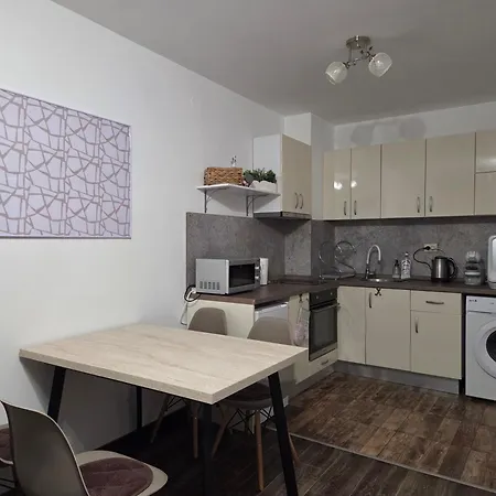 Azaria Apartamento Hisarya