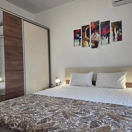 Azaria Apartamento