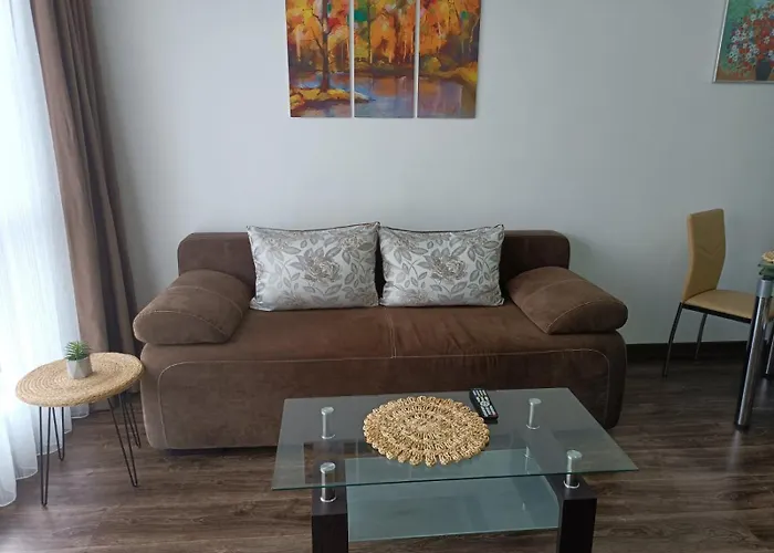 Apartament Azaria *