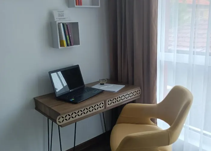 Azaria Apartament Chisaria